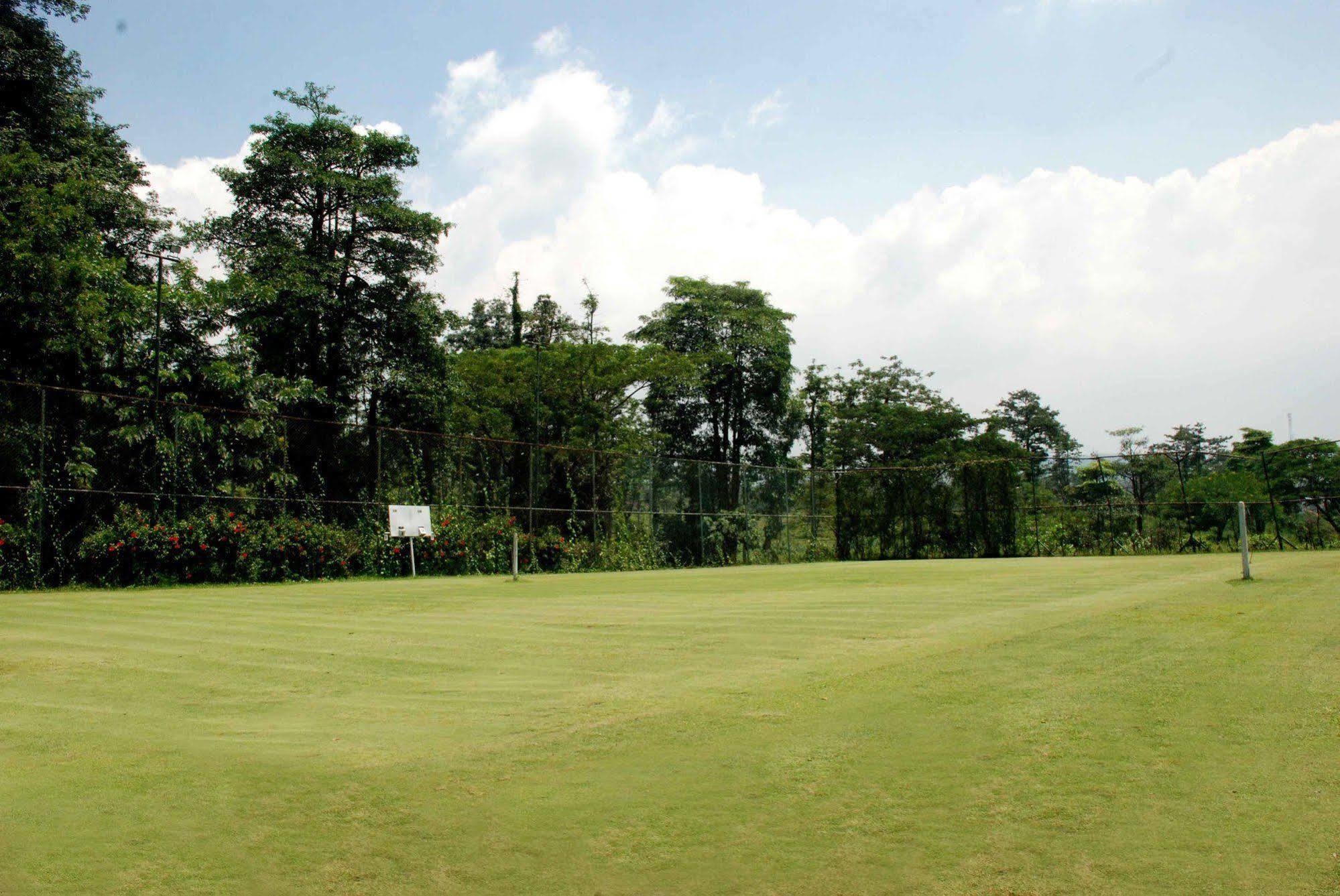 Finna Golf & Country Club Prigen Eksteriør bilde